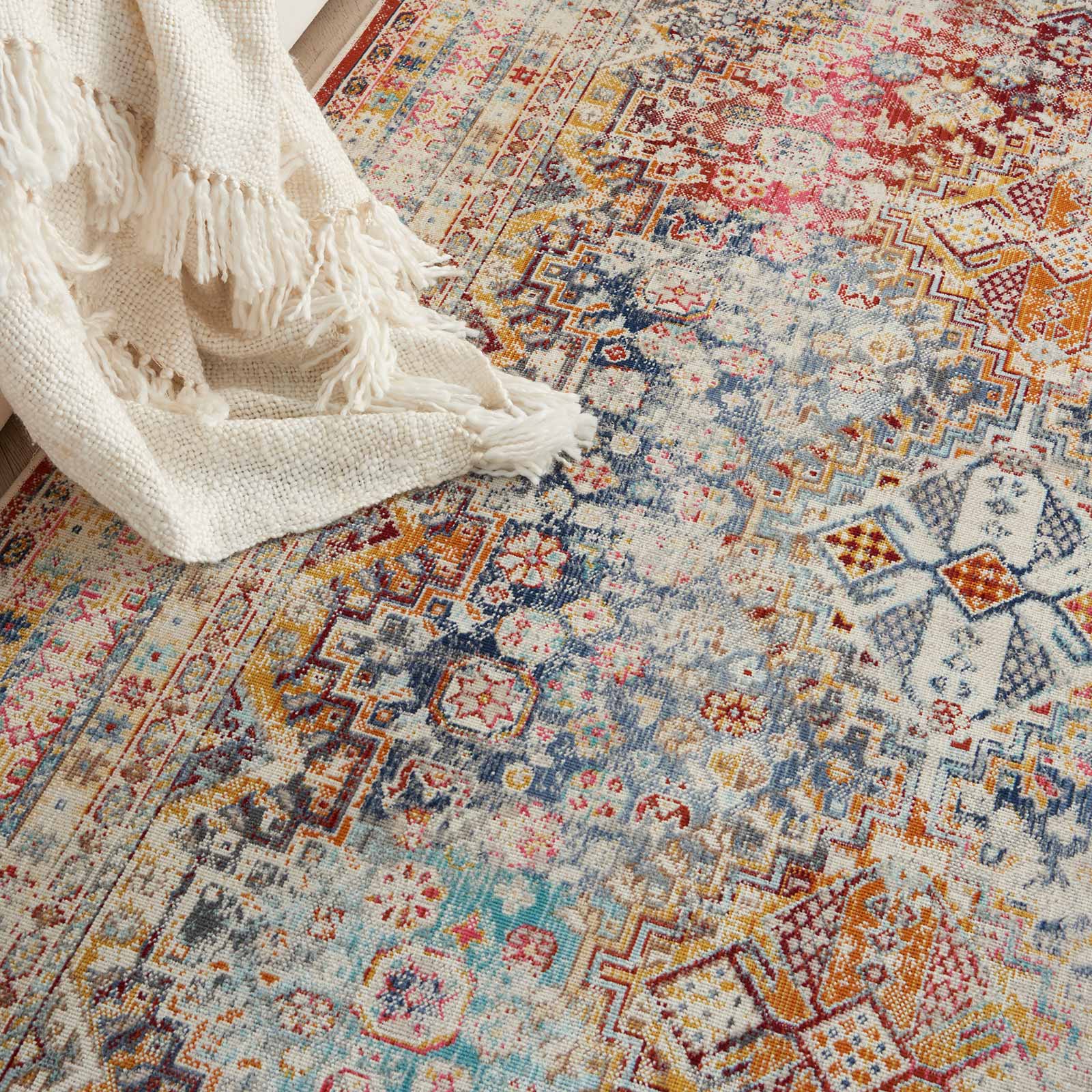 Nourison alfombra Vintage Kashan VKA09 MULTI MULTICOLOR 5X8 099446852441 interior 2
