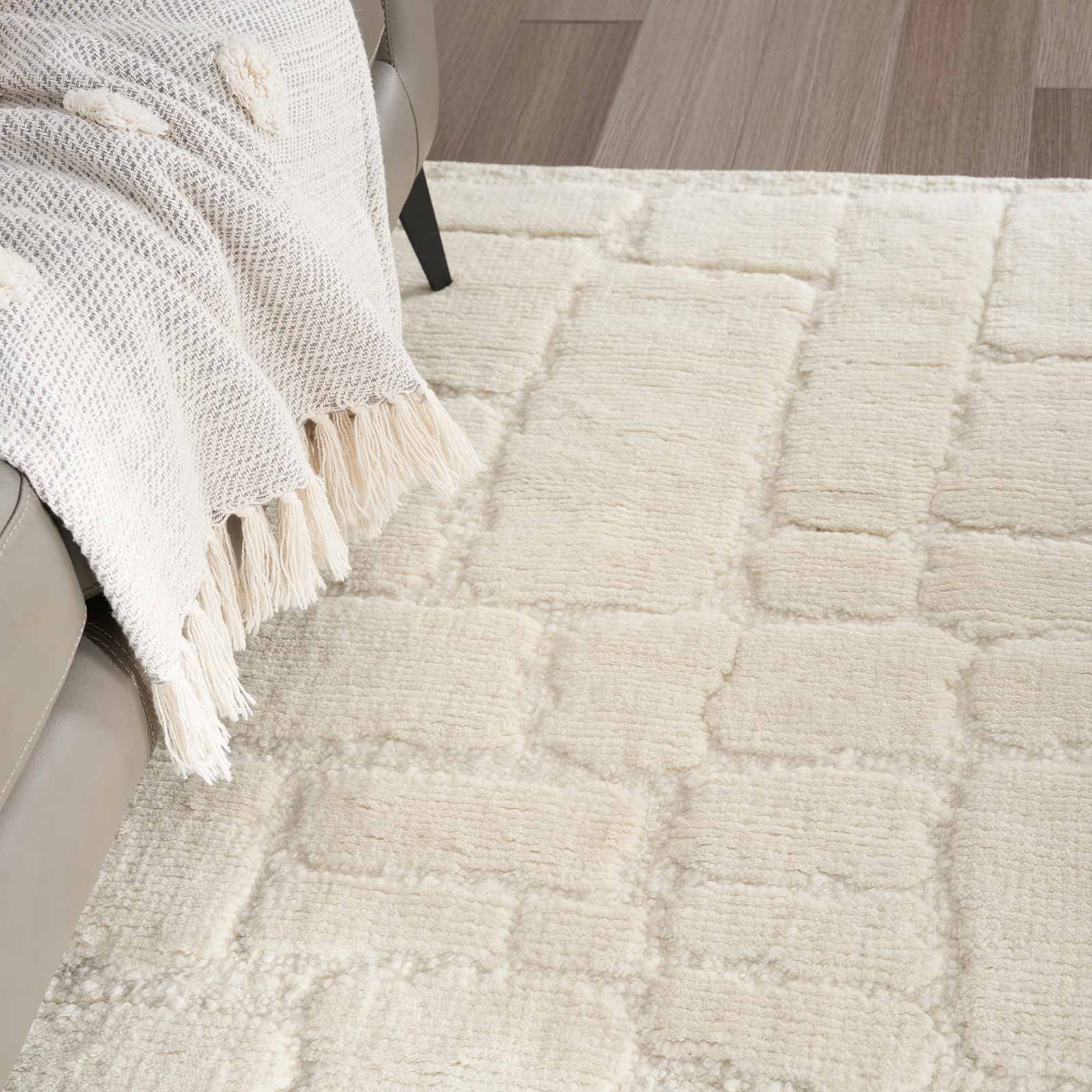 Nourison alfombra Blanco BLO02 IVORY 5x8 099446945303 interior 2