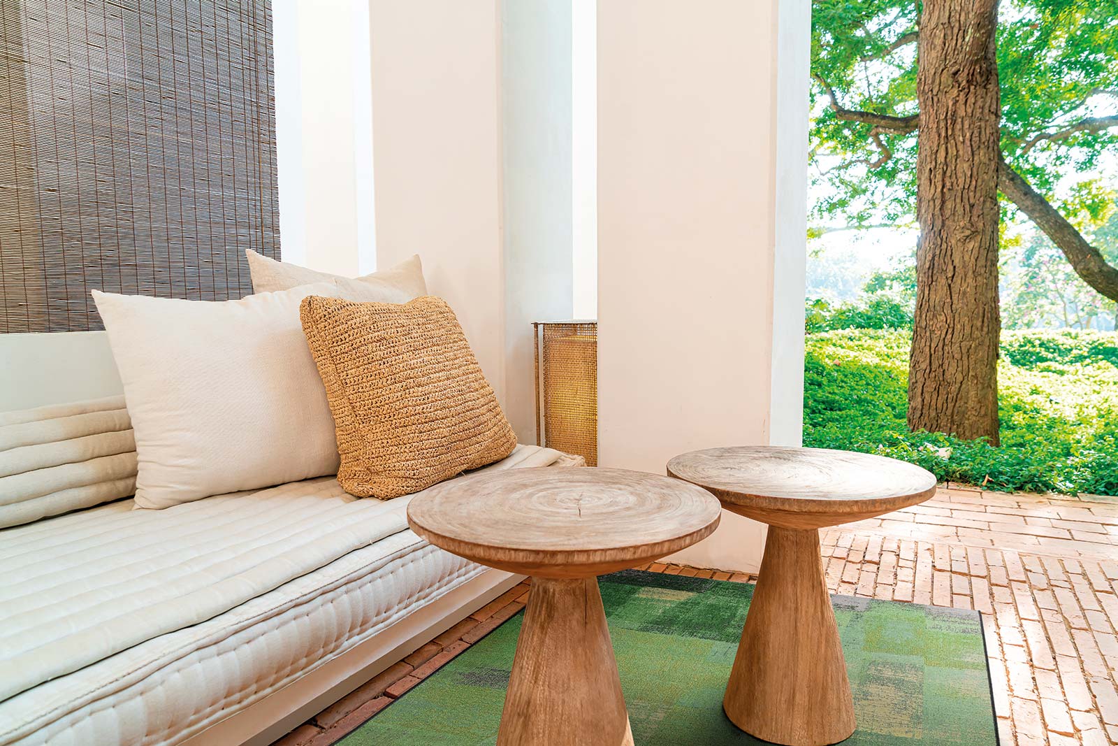 Acsento Ecstacy Green interior